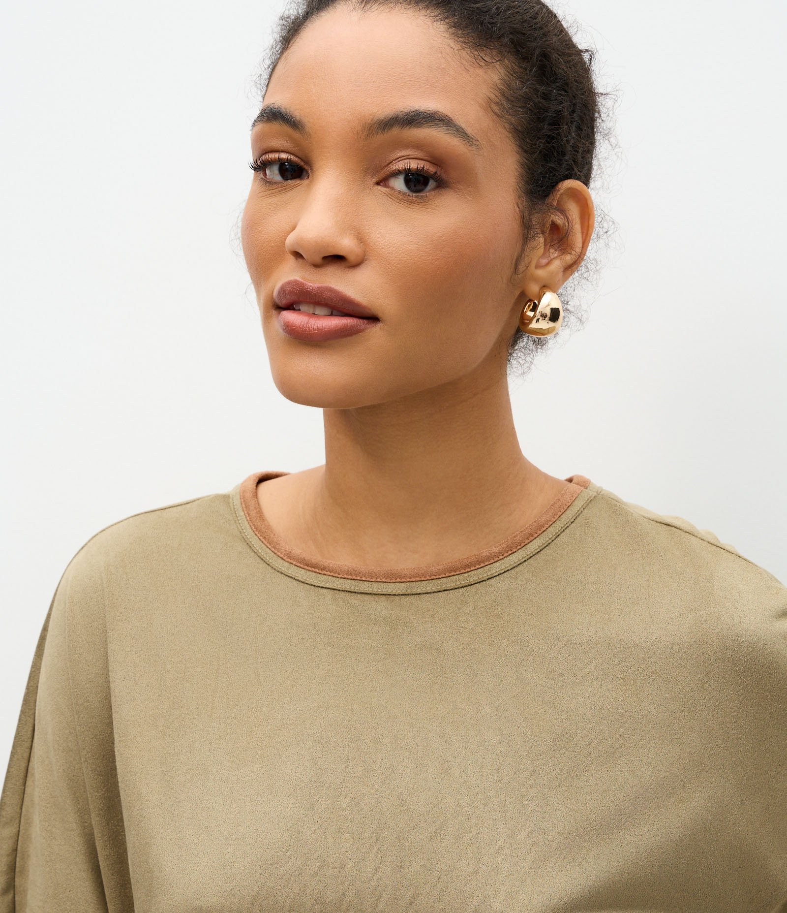 Blusa em Suede com Gola Contrastante Verde 3