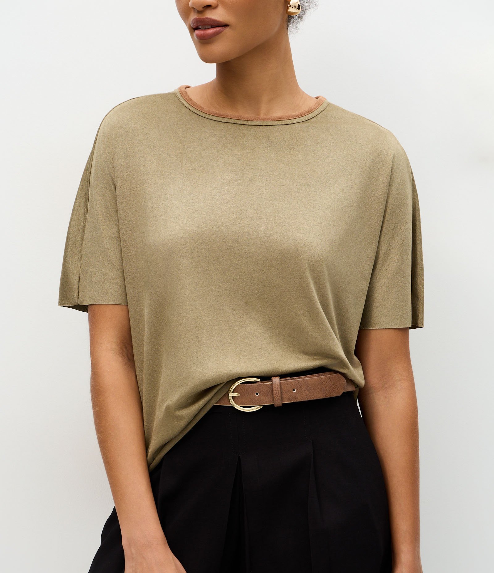 Blusa em Suede com Gola Contrastante Verde 4
