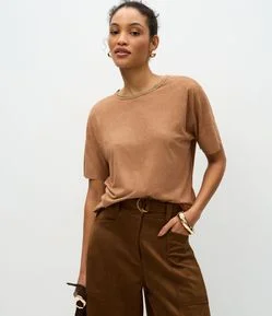 Blusa em Suede com Gola Contrastante