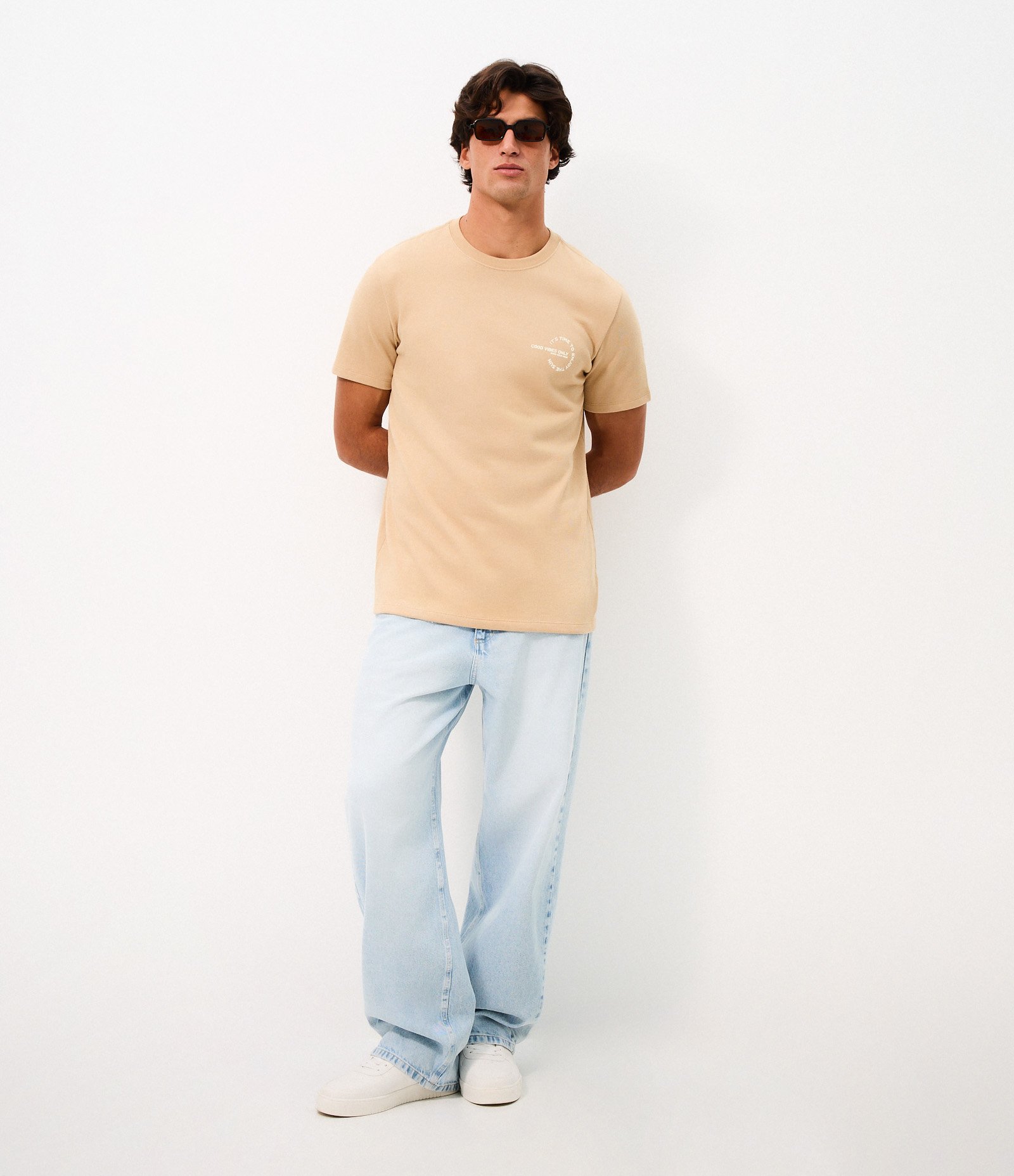 Camiseta Comfort Good Vibes Only Bege 2