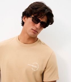 Camiseta Comfort em Algodão Peruano com Lettering Good Vibes Only