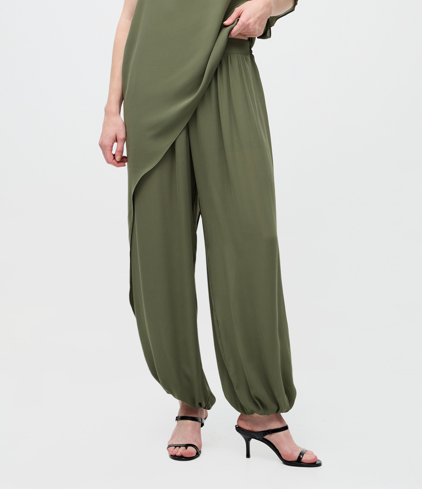 Calça Aladim em Chiffon com Transparência Verde 3