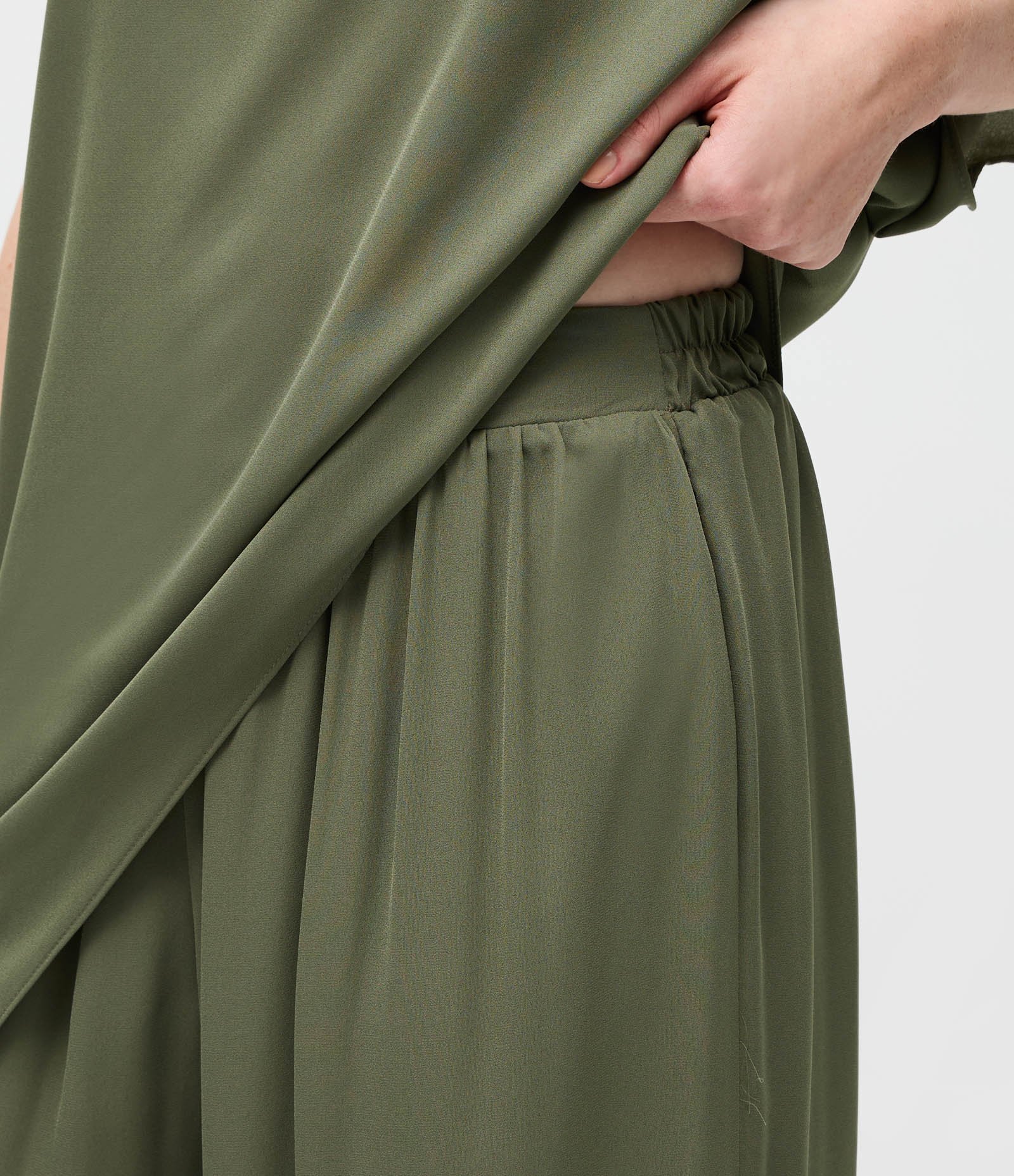 Calça Aladim em Chiffon com Transparência Verde 4