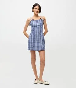 Vestido Curto Xadrez em Tricoline com Alças Finas e Laço
