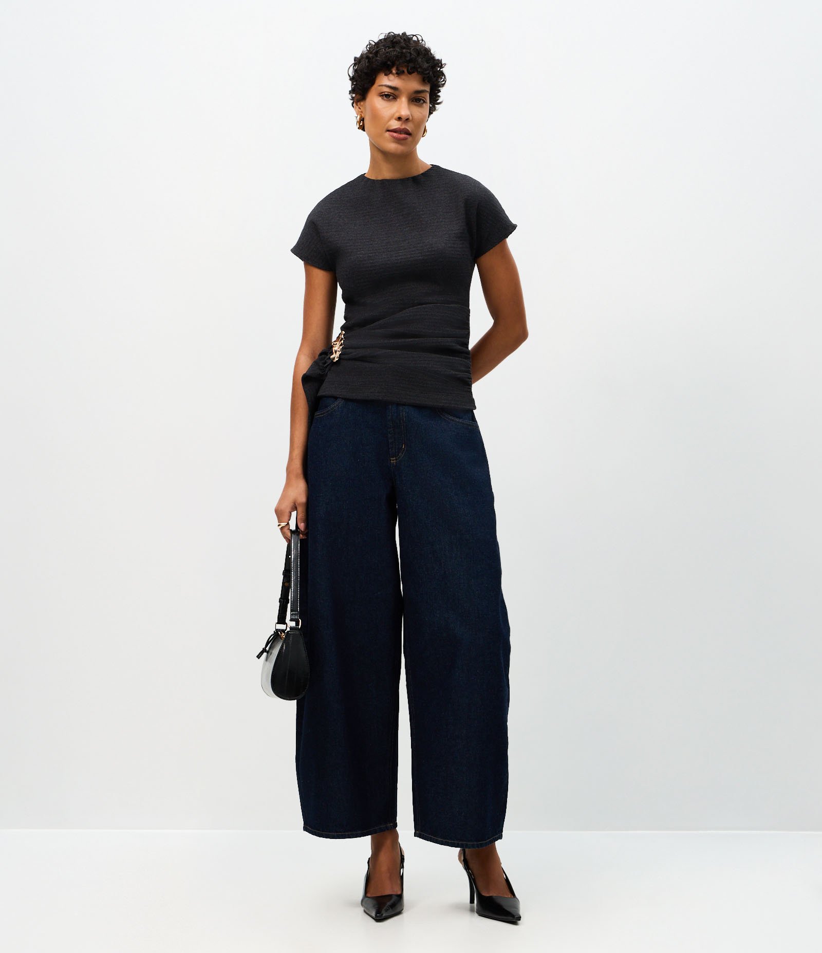 Blusa com Pala Assimétrica e Aviamento Metálico Aplicado Cinza 2