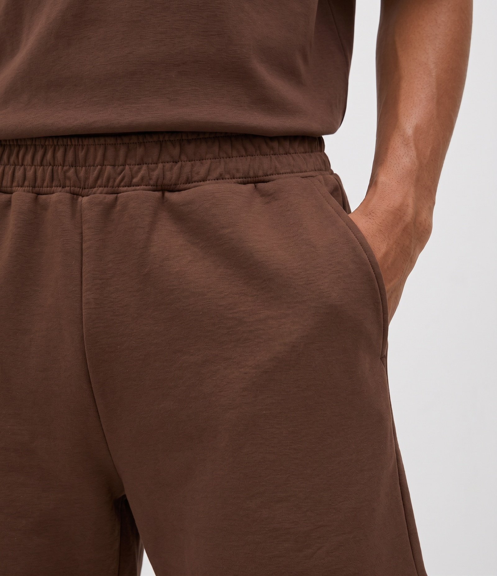 Bermuda em Moletom Comfort com Cós Elástico Marrom 4