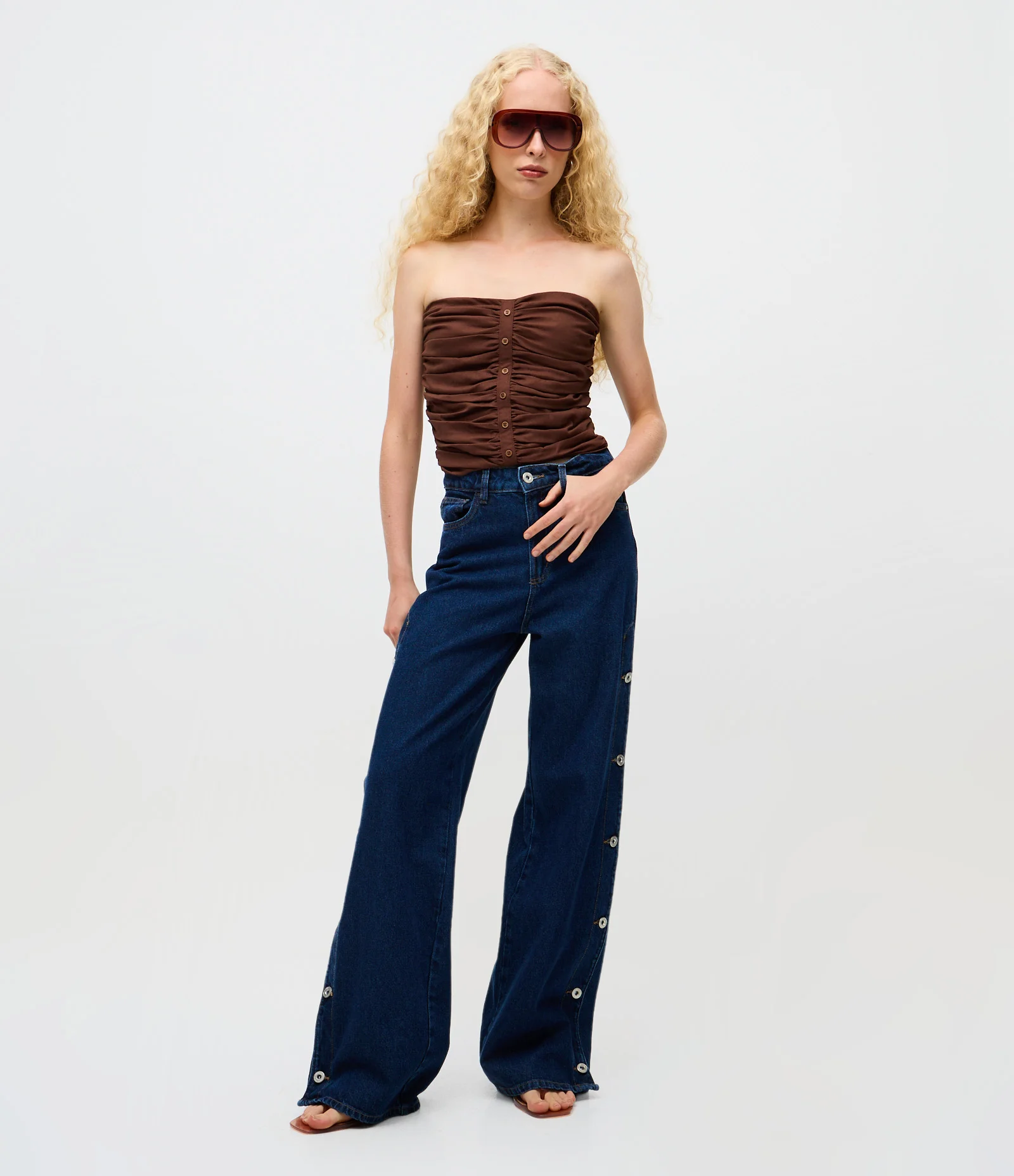 Calça Reta Ampla em Jeans com Cintura Alta e Aberturas Laterais Azul Escuro 1