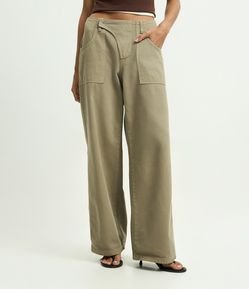 Calça Cargo Reta em Sarja com Cintura Baixa