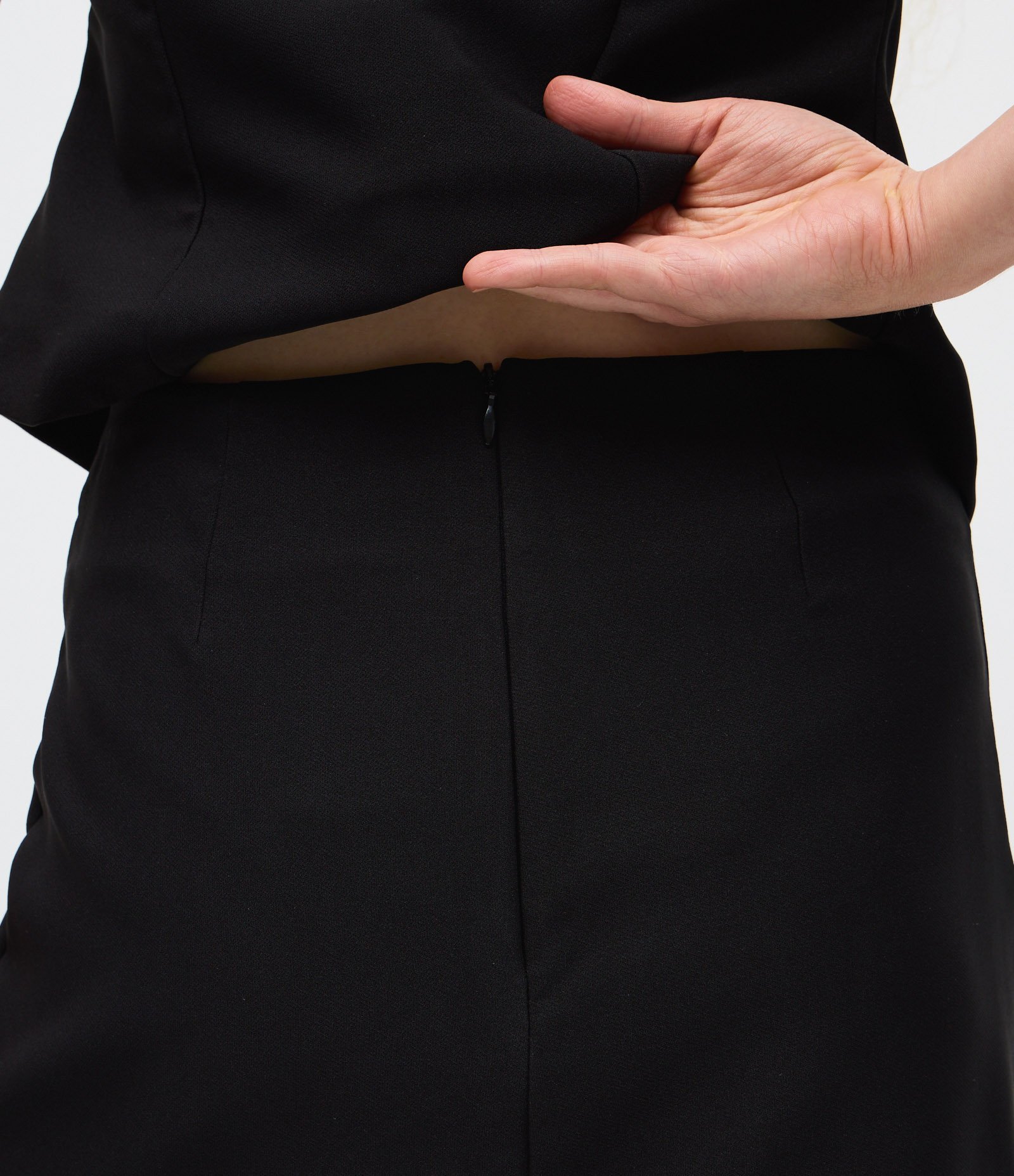 Saia Longa Alfaiatada com Sobreposição Preto 4