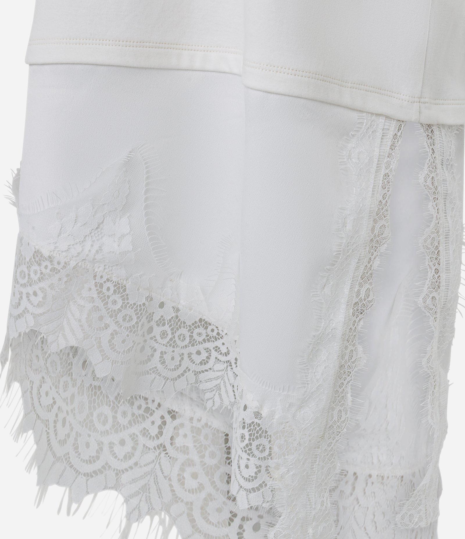Camiseta Oversized em Algodão com Renda Assimétrica na Barra Branco 7