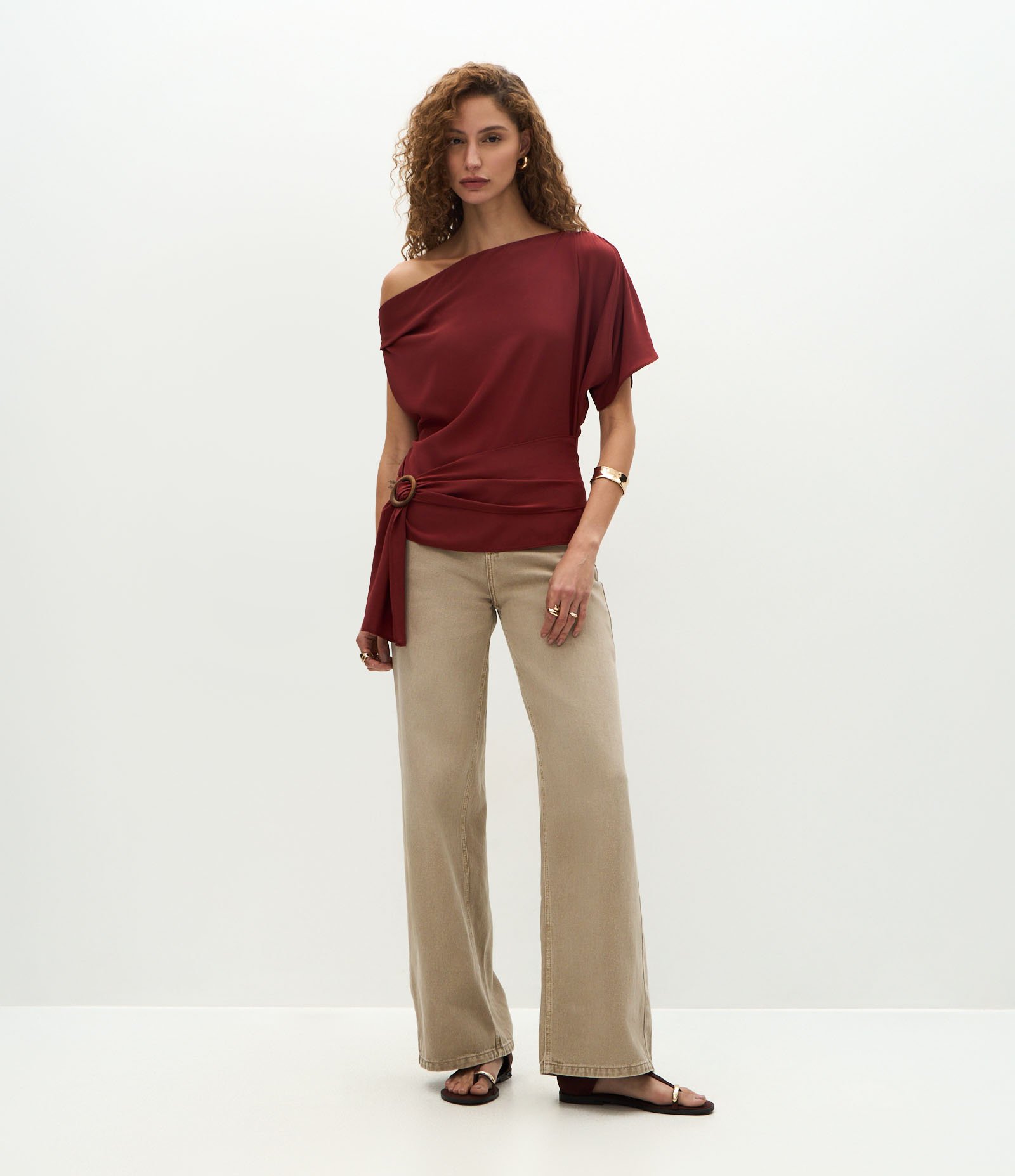 Blusa Um Ombro Só Com Faixa e Aplicação de Argola Vermelho 2