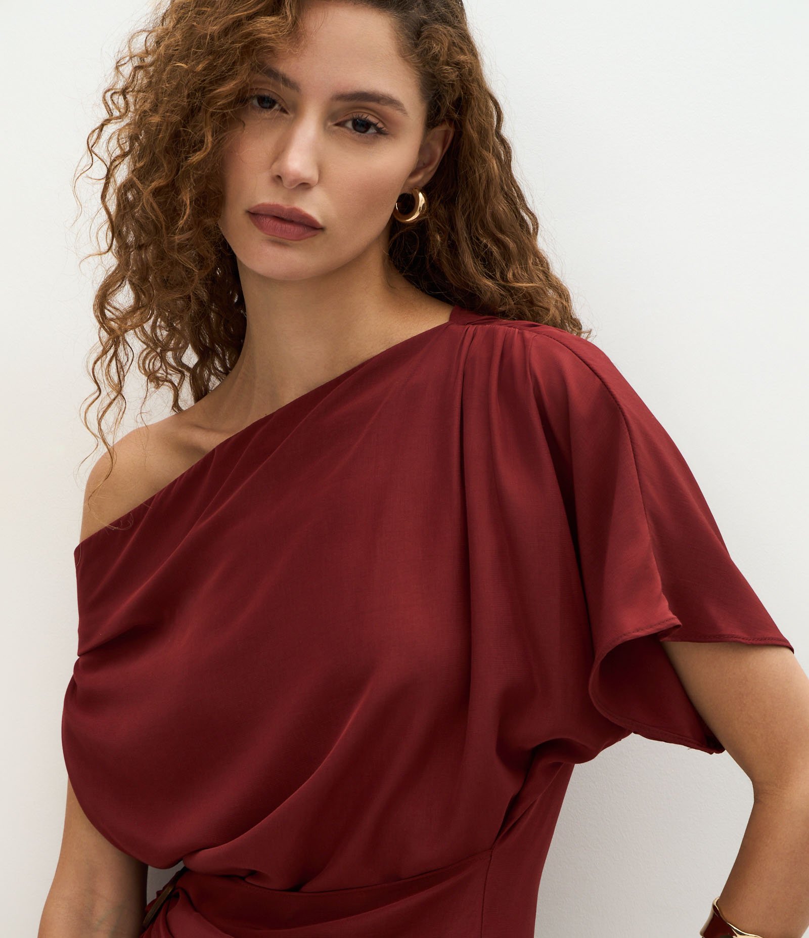 Blusa Um Ombro Só Com Faixa e Aplicação de Argola Vermelho 3