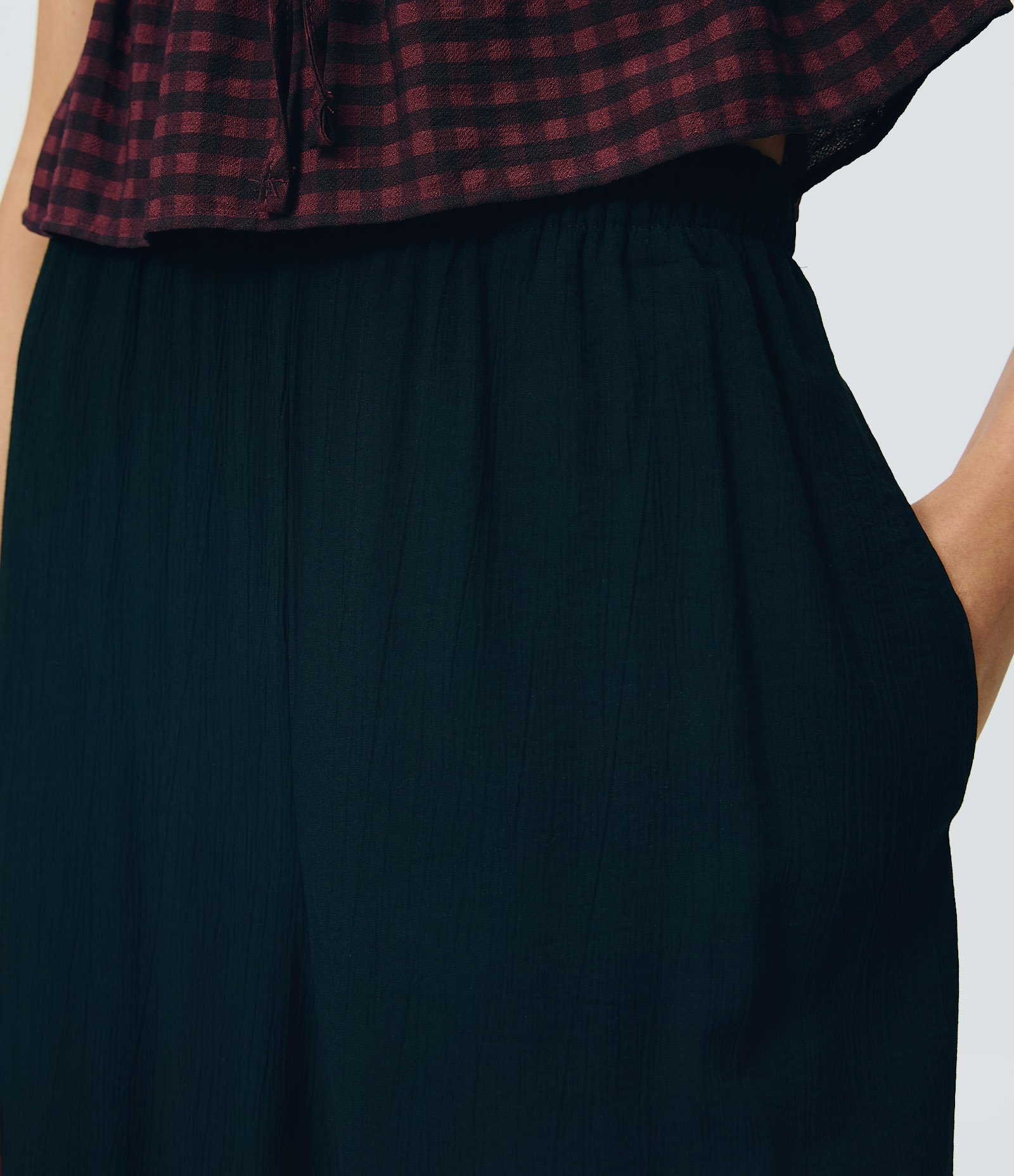 Calça Aladim em Viscose com Cós Elástico Preto 3