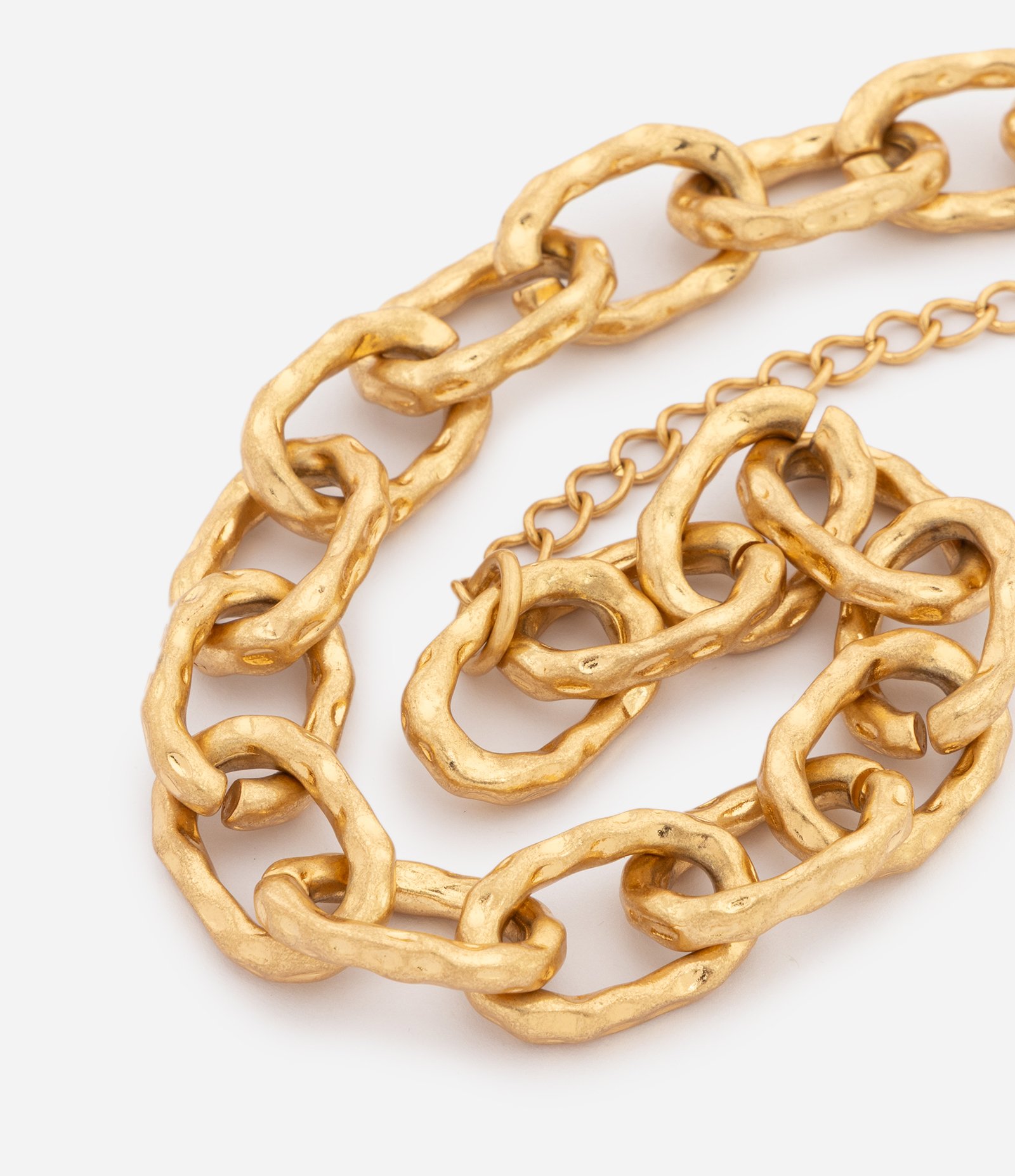 Maxi Colar Curto em Metal com Elos Martelados Dourado 1