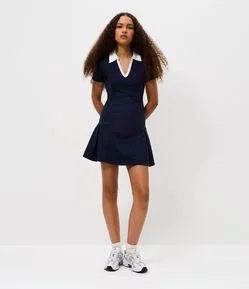 Vestido Skater Curto em Ribana com Gola Polo e Pregas Frontais