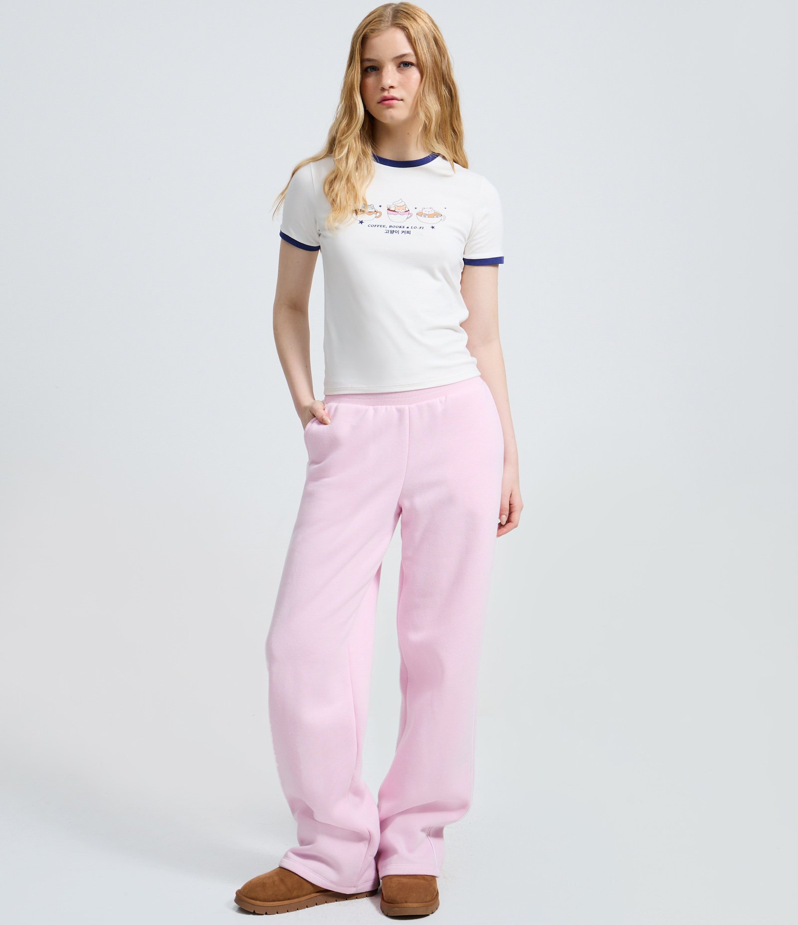 Camiseta em Algodão com Recortes Contrastantes e Estampa de Gatinho Branco 2