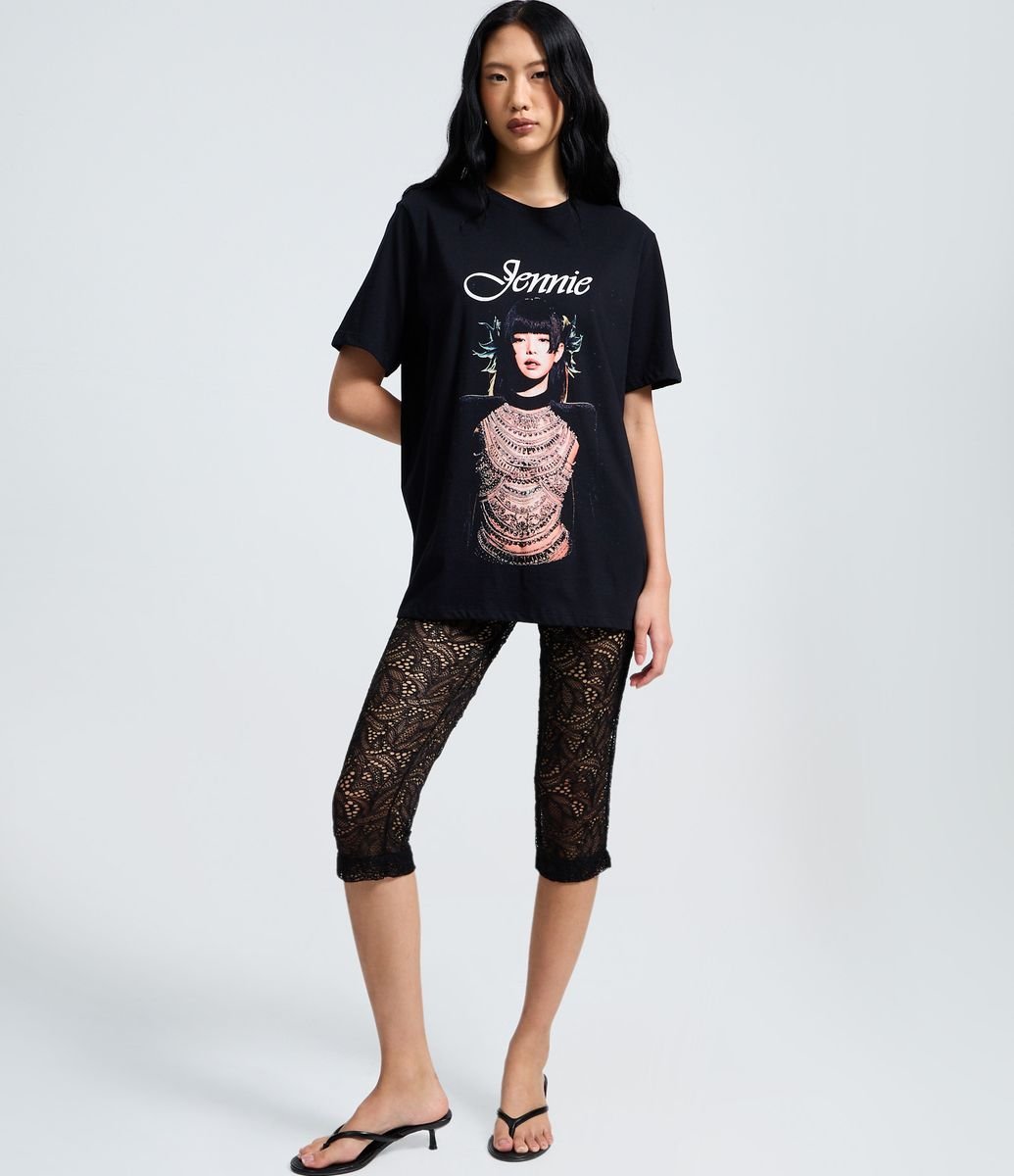 Camiseta em Algodão com Estampa Jennie Preto