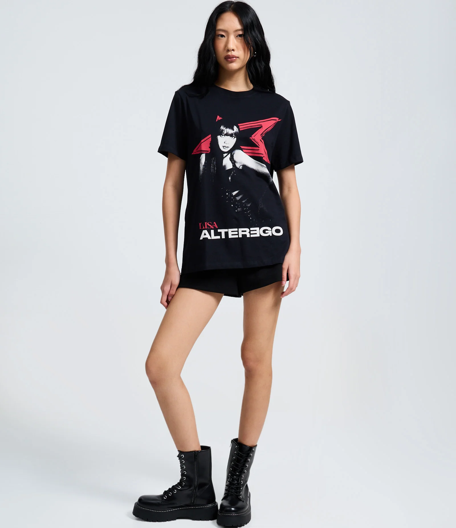 Camiseta com Estampa Cantora Lisa do Álbum Alterego Preto 2