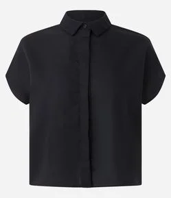 Blusa em Viscolinho com Colarinho na Gola e Sem Cava