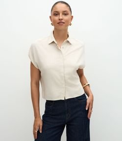 Blusa em Viscolinho com Colarinho na Gola e Sem Cava