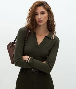 Blusa em Tricô com Gola Polo e Viés Contrastantes