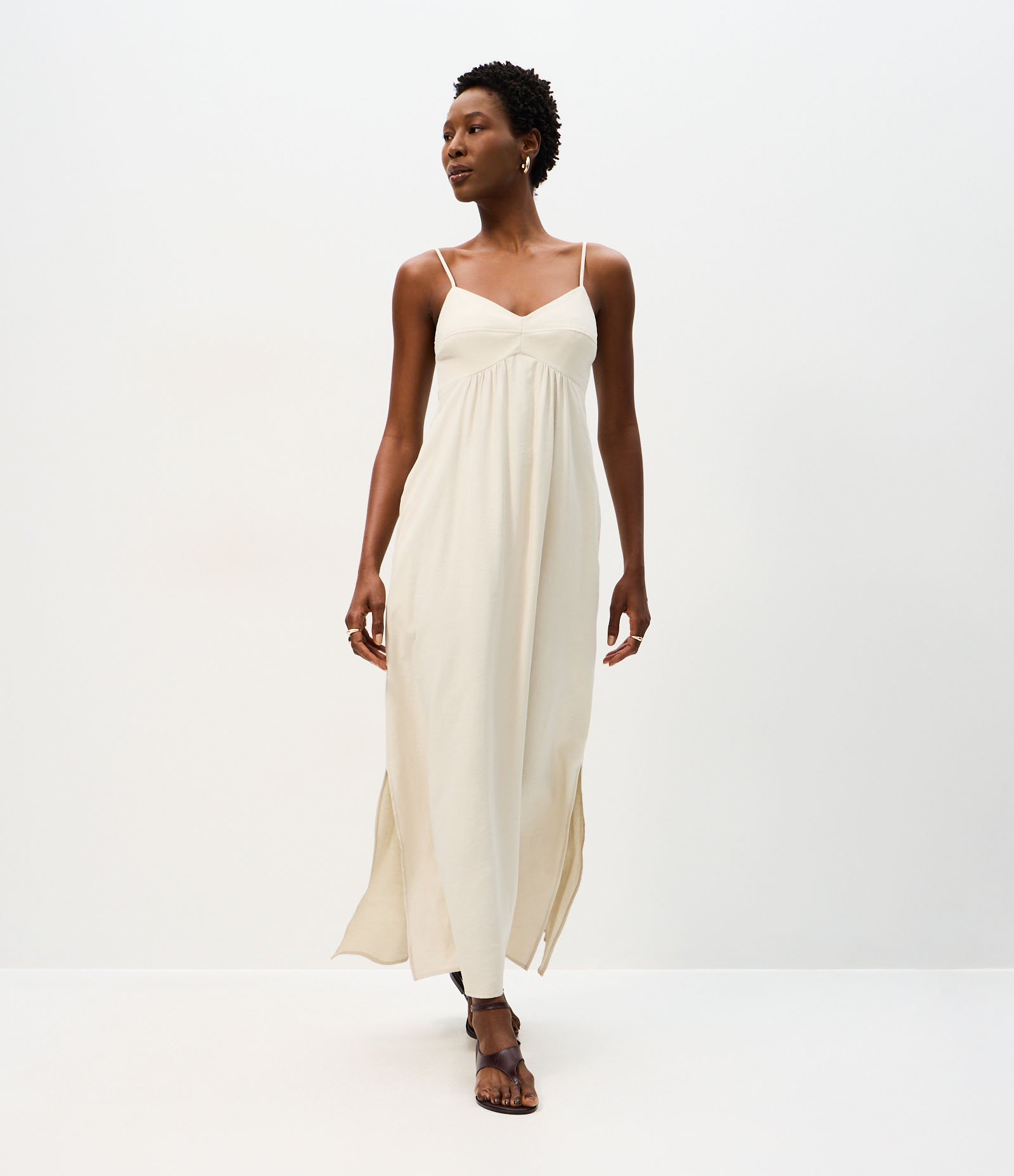 Vestido Midi Evasê em Viscose com Decote Coração Off White 2
