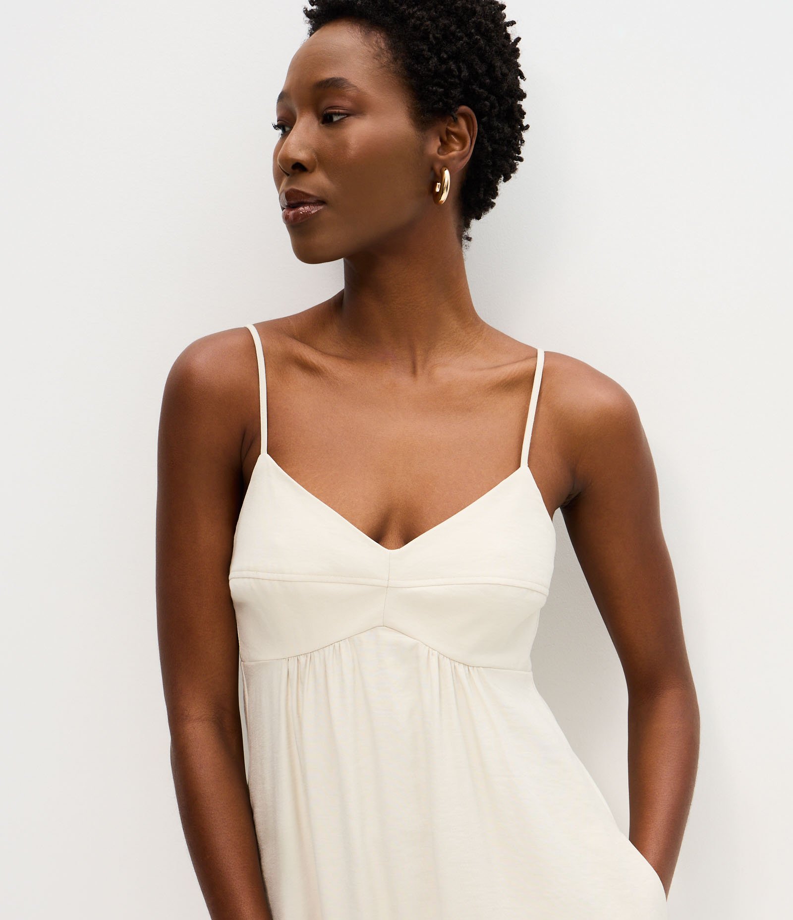 Vestido Midi Evasê em Viscose com Decote Coração Off White 3