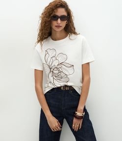 Blusa em Algodão com Bordado de Flor