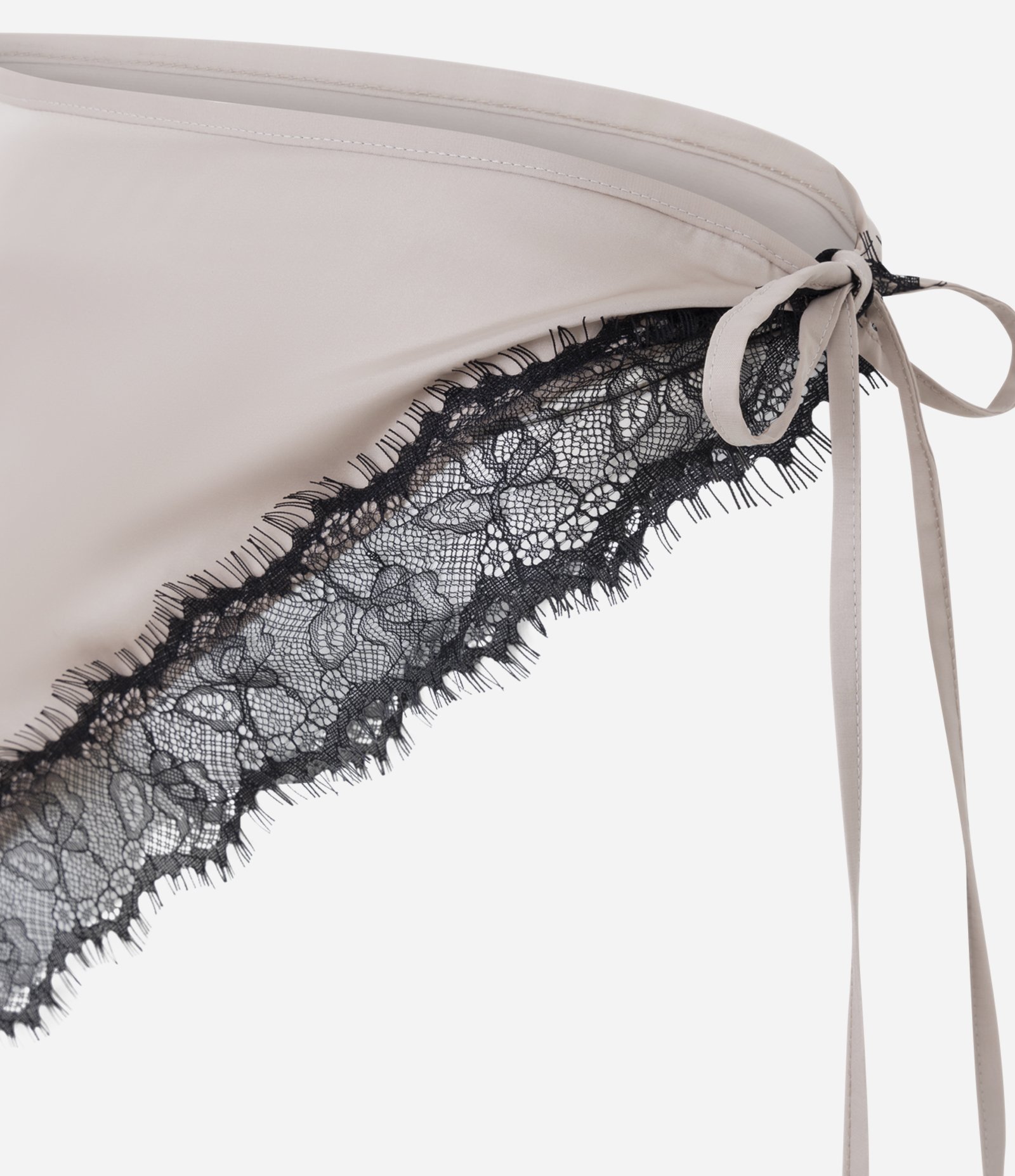 Lenço em Cetim com Detalhe em Renda Bege 2