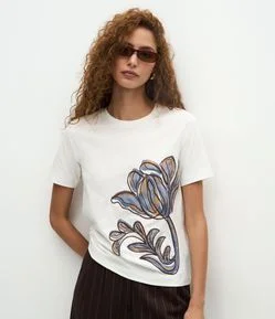 Blusa em Algodão com Estampa de Flor Bordada