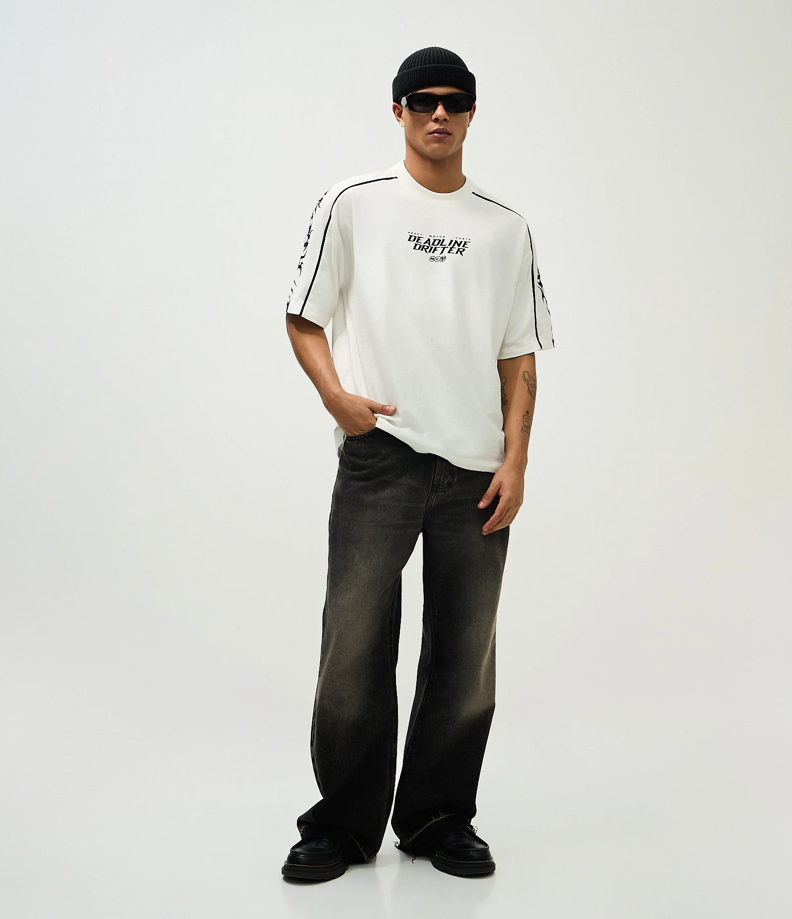 Calça Jeans Masculina Baggy Flare Preta com Barra Desfeita Preto 1