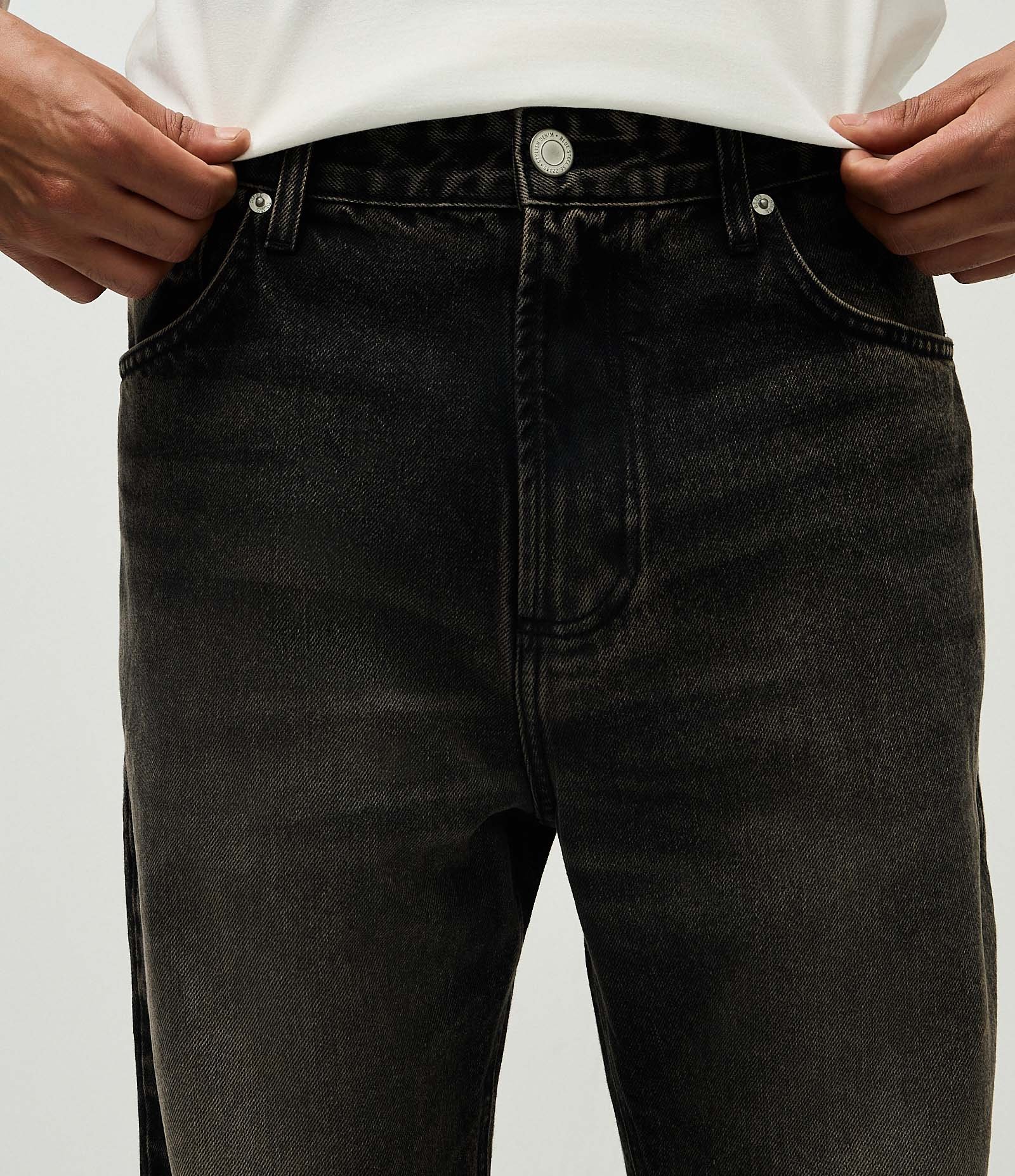Calça Jeans Masculina Baggy Flare Preta com Barra Desfeita Preto 3