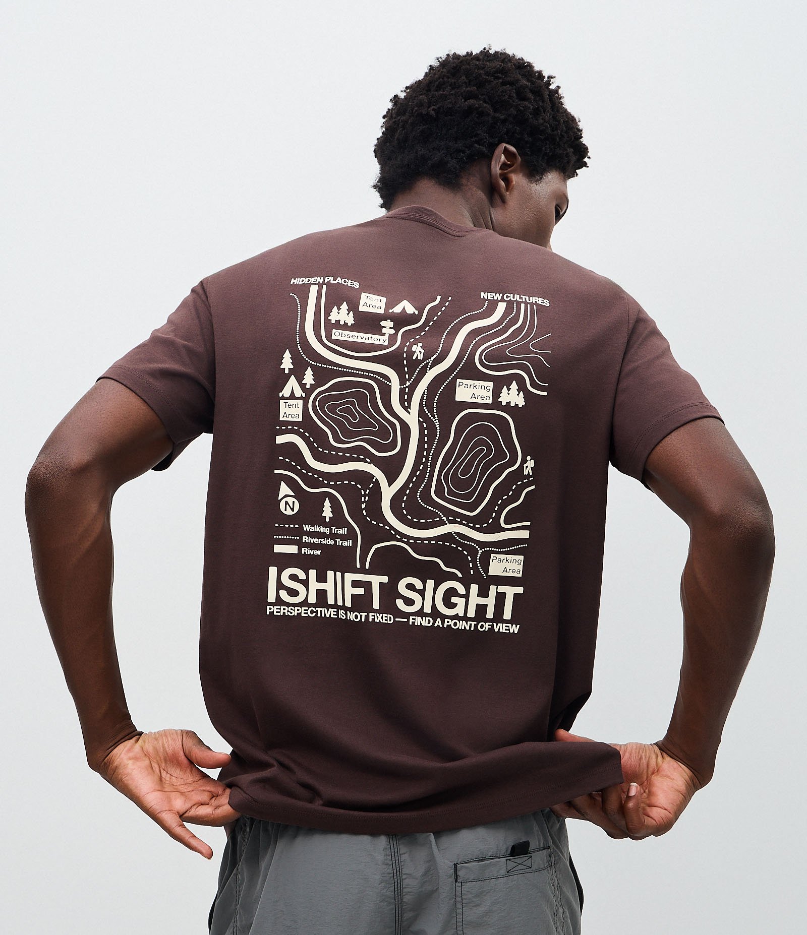 Camiseta Comfort em Algodão Peruano com Estampa Mapa Marrom 1