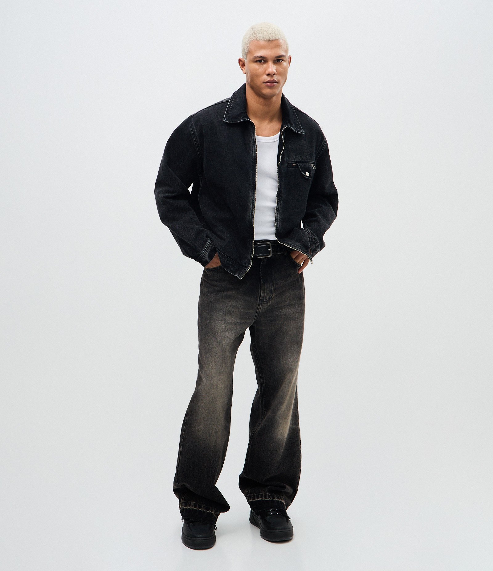 Jaqueta Jeans Lisa com Zíper Boxy Preto 2