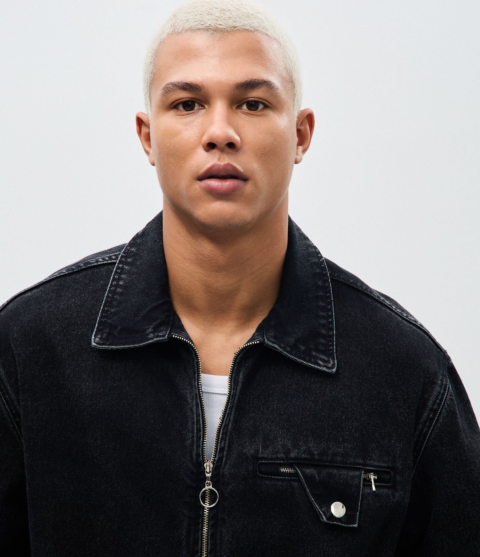 Jaqueta Jeans Lisa com Zíper Boxy Preto 3