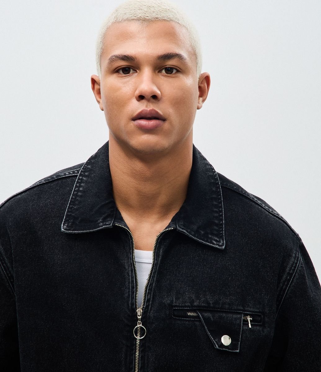 Jaqueta Jeans Lisa com Zíper Boxy Preto