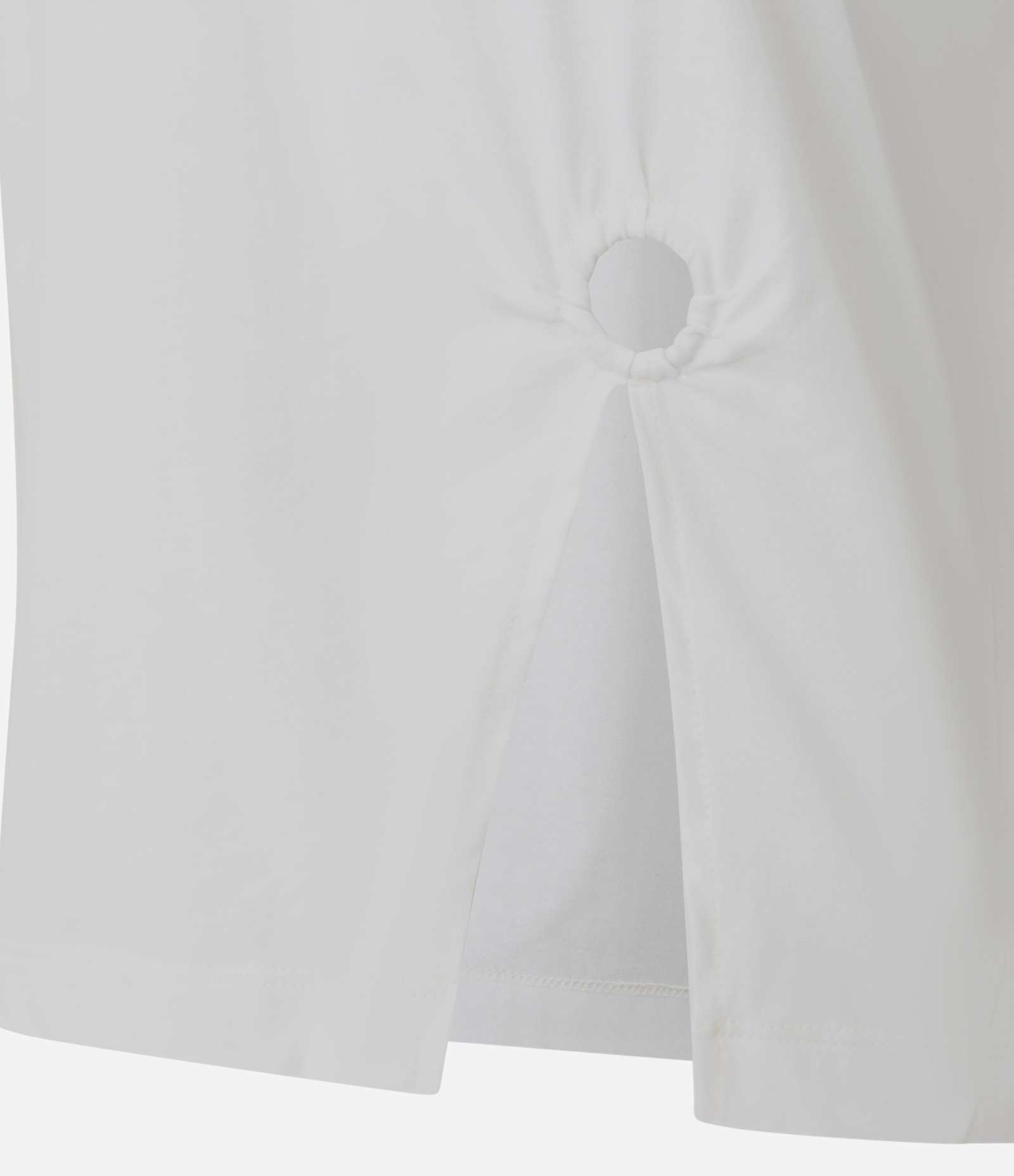Camiseta em Algodão com Aviamento e Fenda na Lateral Branco 2
