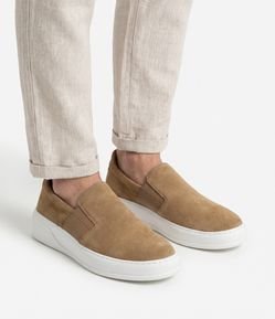 Tênis Masculino Slip On em Camurça