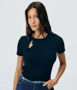 Blusa em Ribana com Detalhe de Lacinhos
