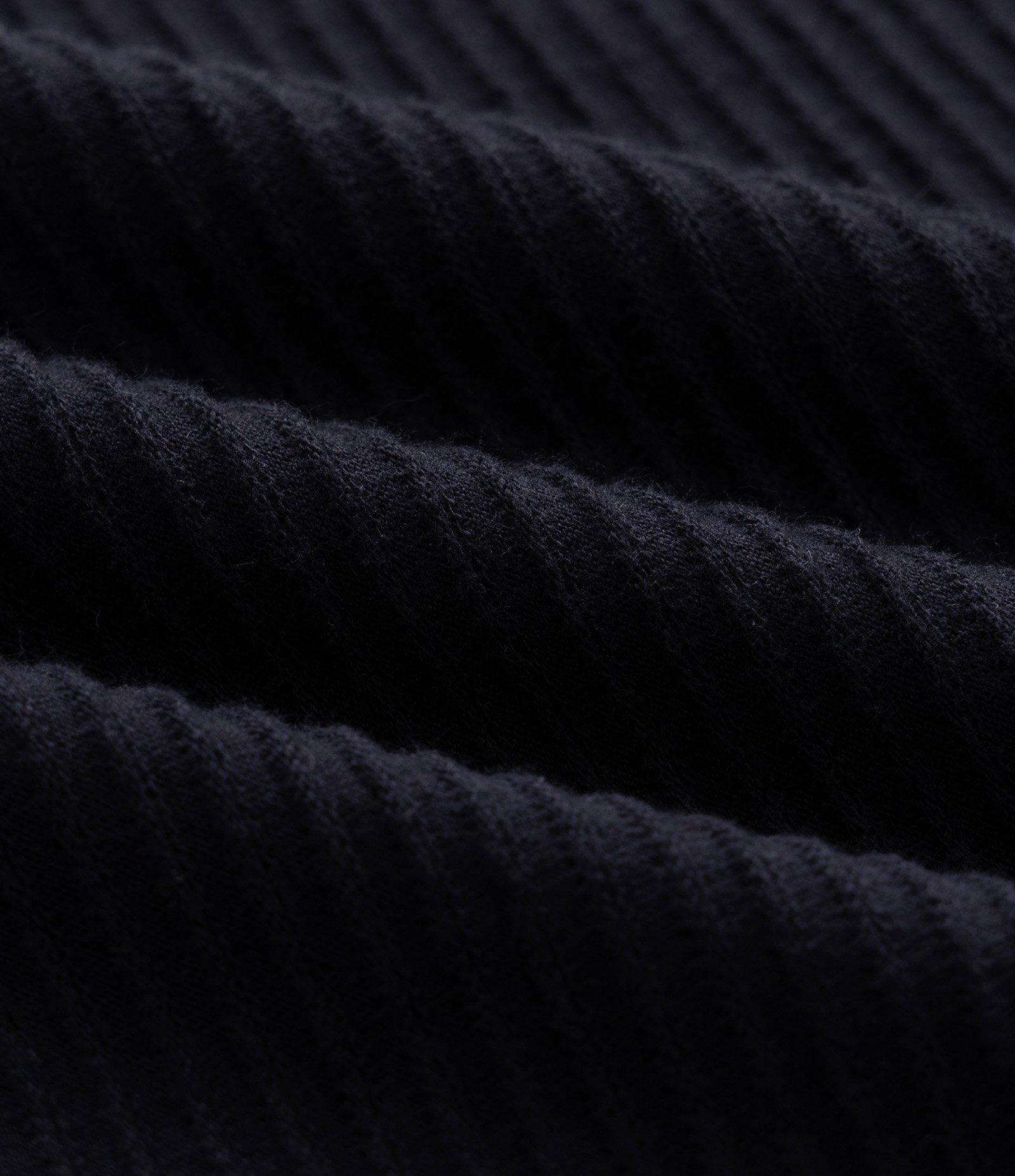 Polo Manga Curta Tricô Canelado com Zíper Preto 3