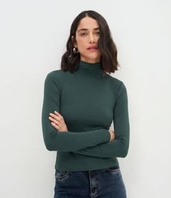 Blusa em Poliamida com Gola Alta