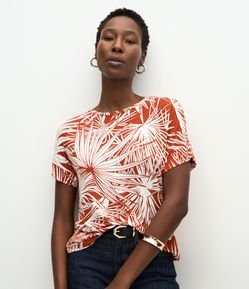Blusa em Viscose com Estampa de Folhagem