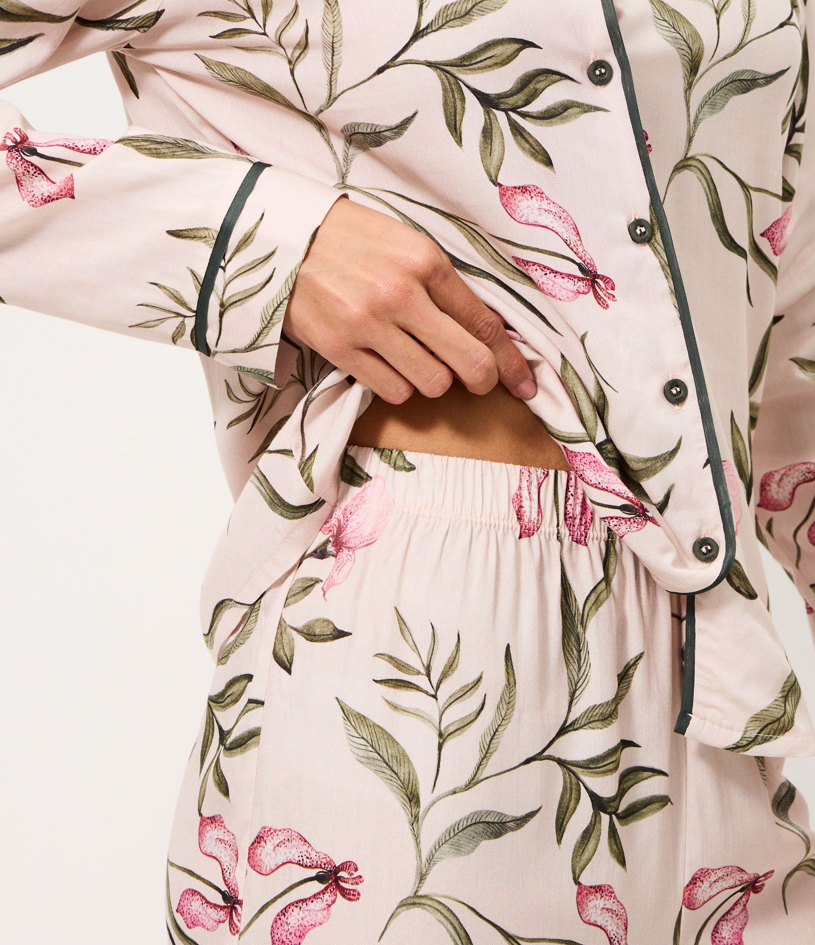 Pijama Curto Americano em Viscose com Estampa Floral Rosa 3