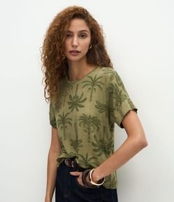 Blusa em Viscose com Estampa de Coqueiros