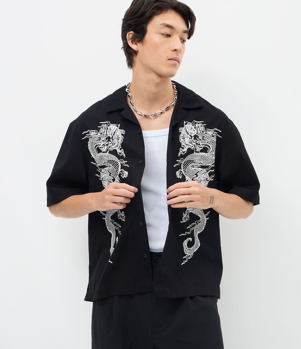 Camisa Boxy em Sarja com Estampa de Dragões Preto | Renner