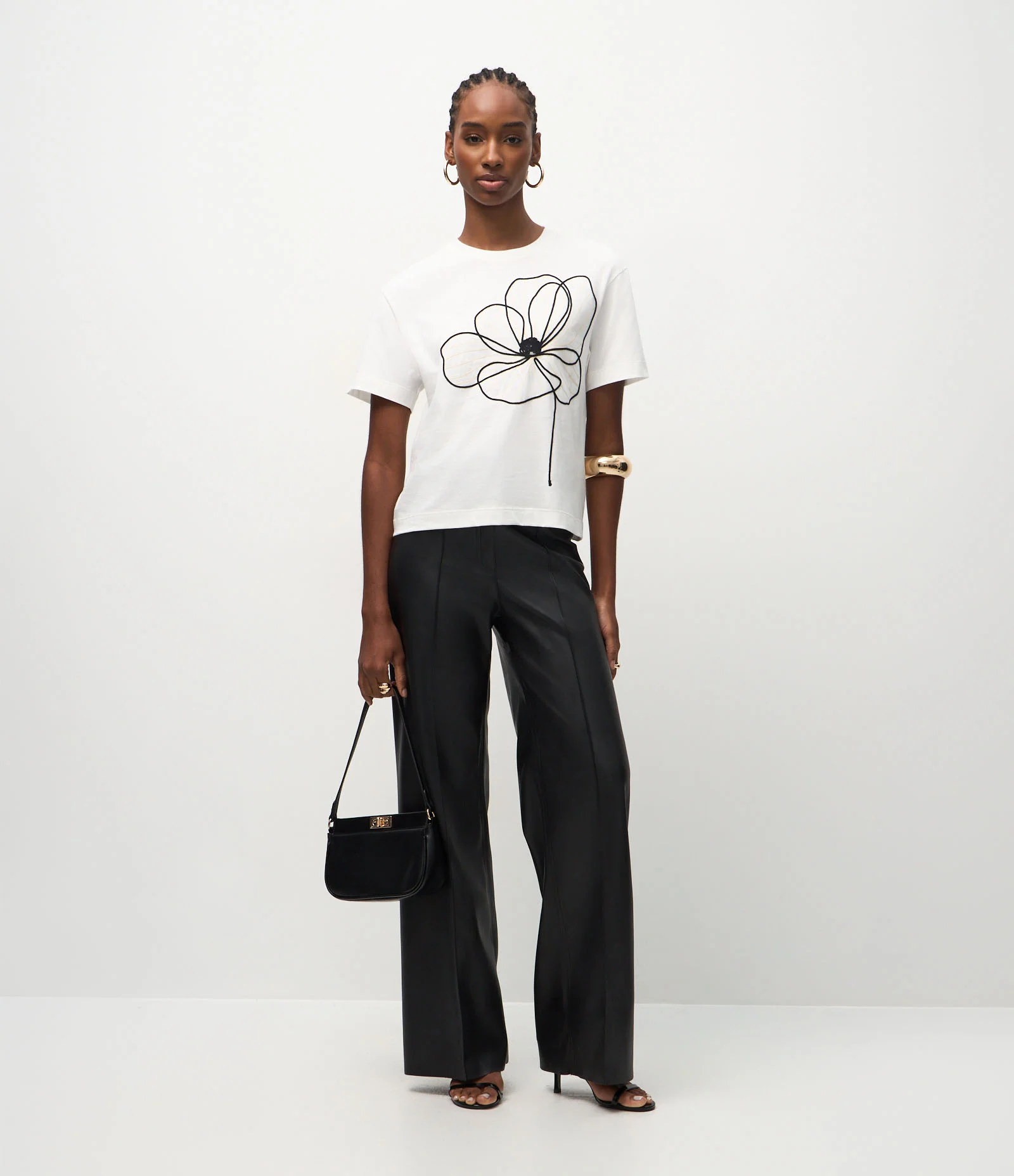 Camiseta Box com Bordado Floral Frontal Branco 2