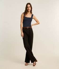 Blusa Básica em Poliamida com Decote Quadrado