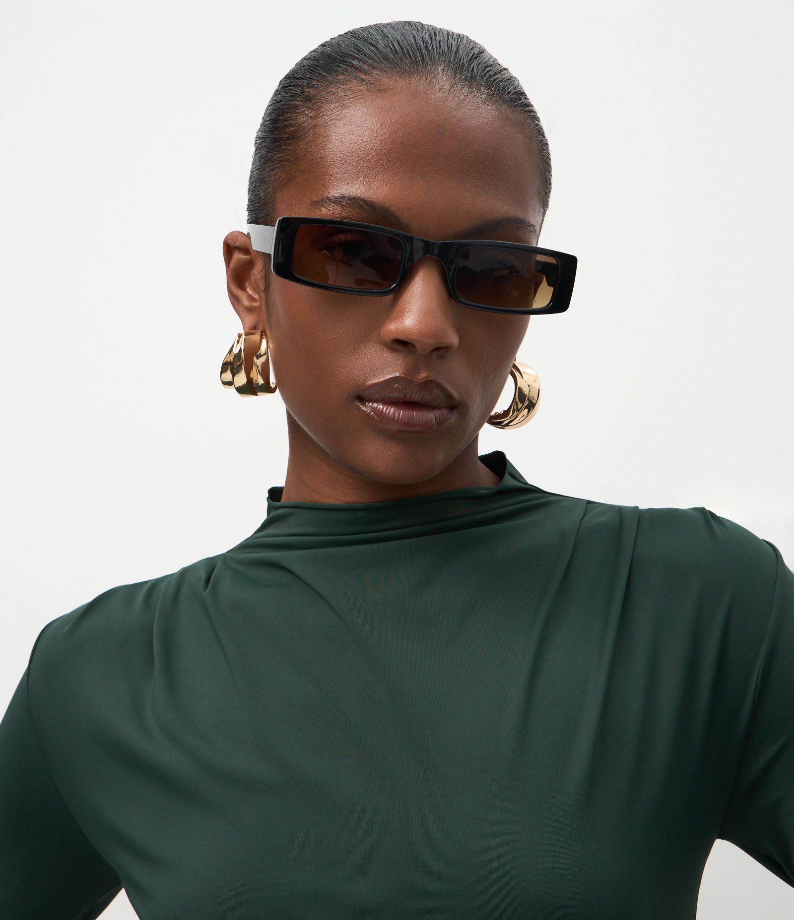 Blusa em Poliamida com Pregas nos Ombros Verde 3