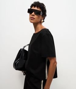 Blusa Box em Ponto Roma com Faixa Lateral Contrastante