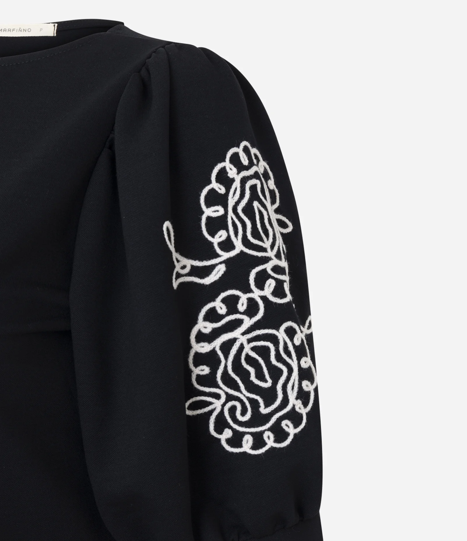 Blusa com Manga Bufante e Bordados Aplicados Preto 2